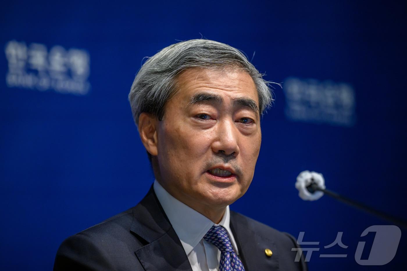 본문 이미지 - 신현송 한국은행 총재가 28일 서울 중구 한국은행 본관에서 열린 통화정책방향 기자간담회에서 발언하고 있다. 2026.5.28 ⓒ 뉴스1 사진공동취재단