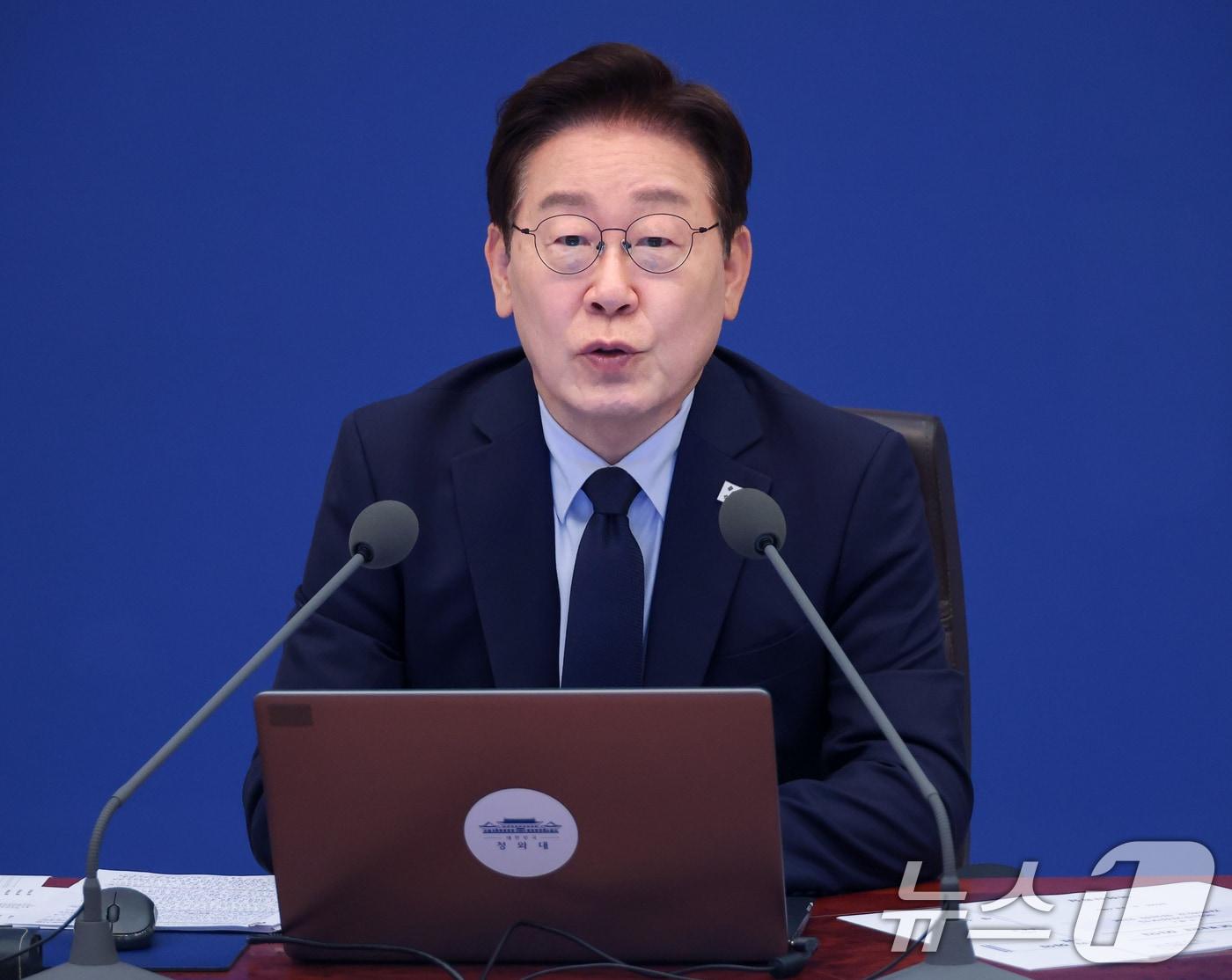 본문 이미지 - 이재명 대통령이 28일 청와대에서 열린 수석보좌관회의에서 발언하고 있다. 2026.5.28 ⓒ 뉴스1 이재명 기자