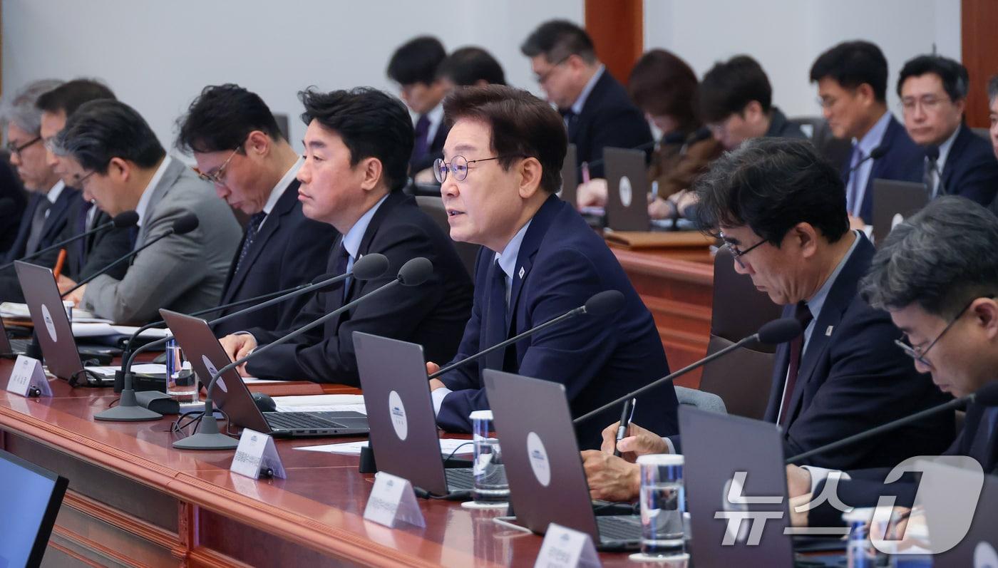 본문 이미지 - 이재명 대통령이 지난 5월 28일 청와대에서 열린 수석보좌관회의에서 발언하고 있다. 2026.5.28 ⓒ 뉴스1 이재명 기자