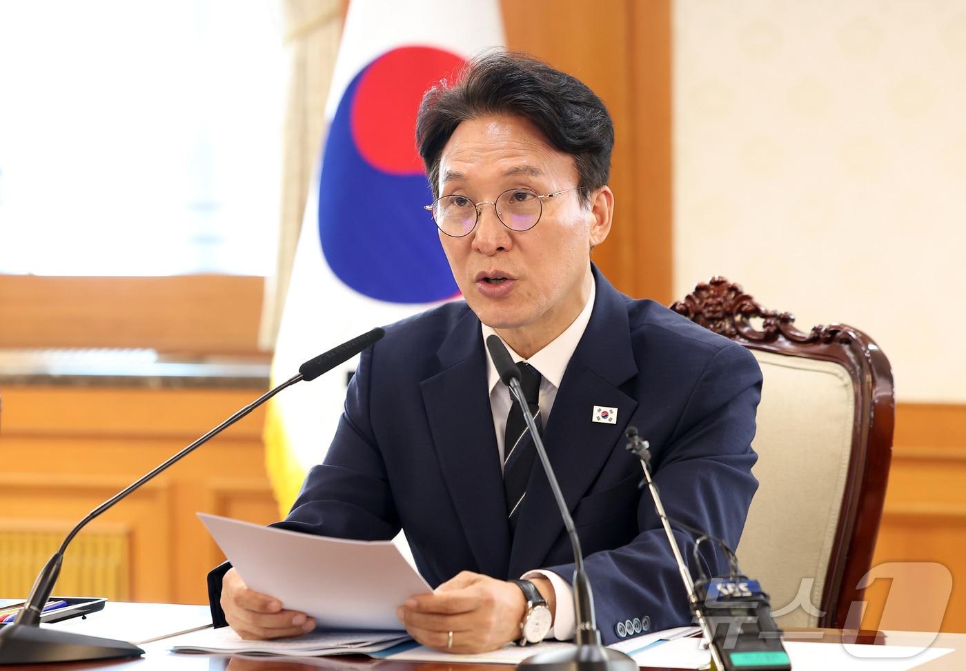 본문 이미지 - 김민석 국무총리가 28일 서울 종로구 정부서울청사에서 열린 데이터 관계장관회의에서 모두발언을 하고 있다. 2026.5.28 ⓒ 뉴스1 김성진 기자