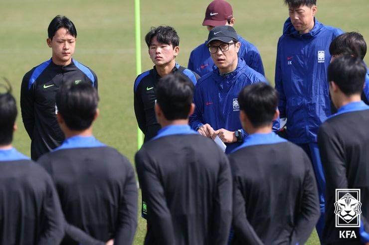 본문 이미지 - 김정수 U19 축구 대표팀 감독. (대한축구협회 제공)