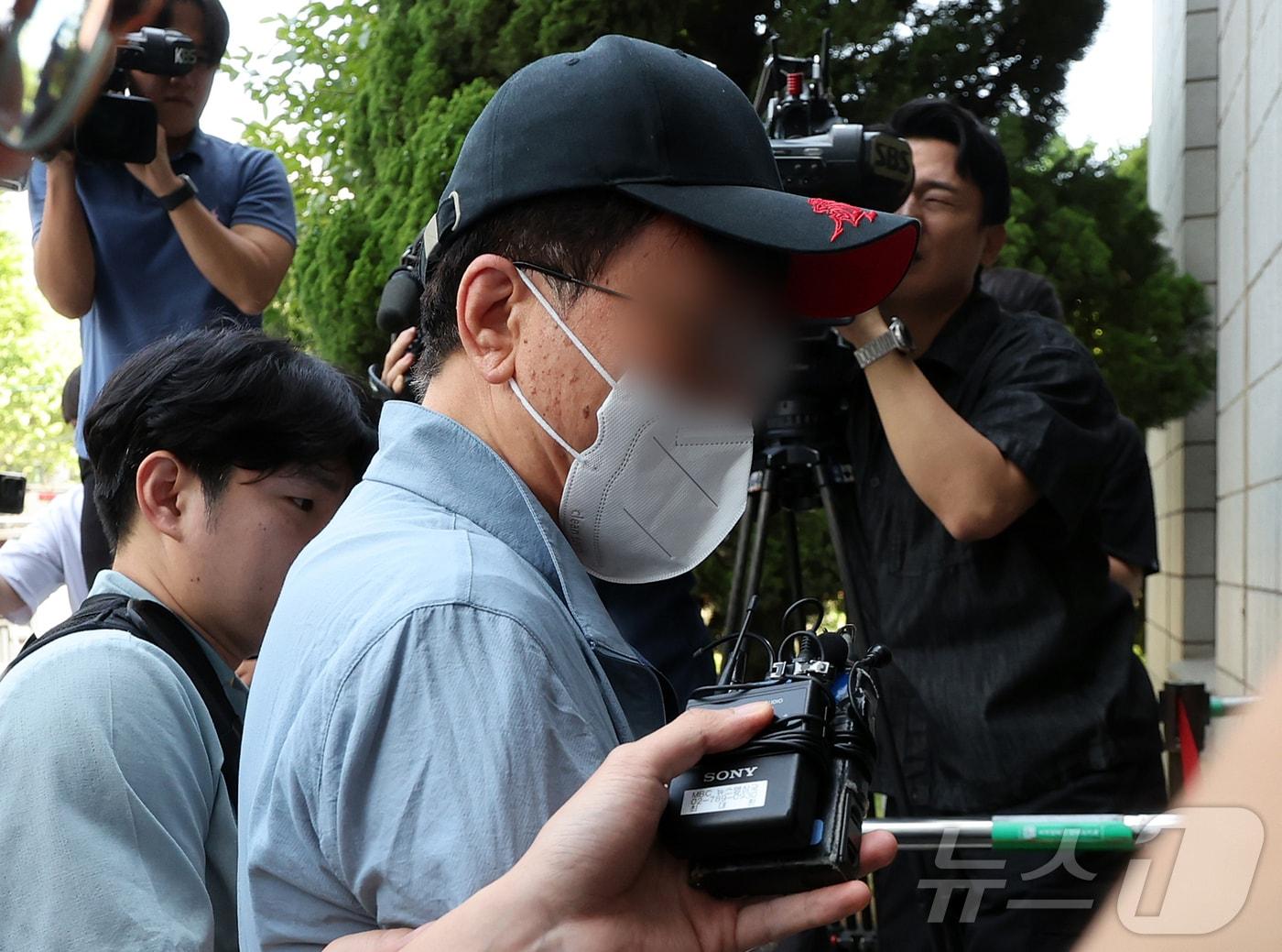 본문 이미지 - 살인미수 및 특수상해 혐의를 받는 60대 남성 A씨가 29일 오전 서울 양천구 서울남부지법에서 열린 구속 전 피의자 심문(영장실질심사)에 출석하고 있다. 2026.5.29 ⓒ 뉴스1 김진환 기자