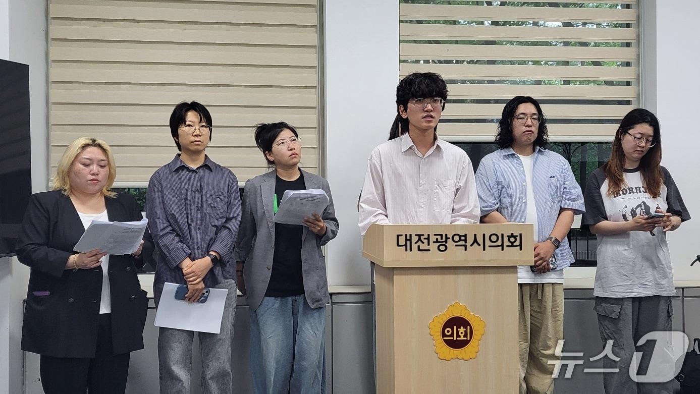 본문 이미지 - 대전여성단체연합, 대전참여자치시민연대, 대전충남녹색연합이 29일 오전 시의회 기자실에서 지방선거 후보자 공약을 분석헌 결과를 발표하고 있다. (박종명 기자) / 뉴스1