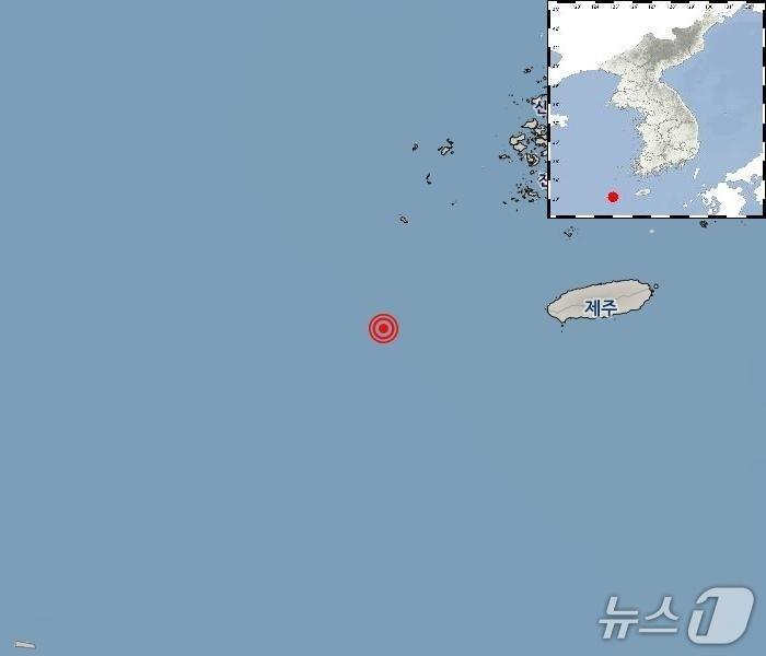 본문 이미지 - 30일 오전 8시 20분 제주 서귀포시 이어도 북쪽 116㎞ 해역에서 발생한 지진 위치.(기상청 제공, 재판매 및 DB 금지)