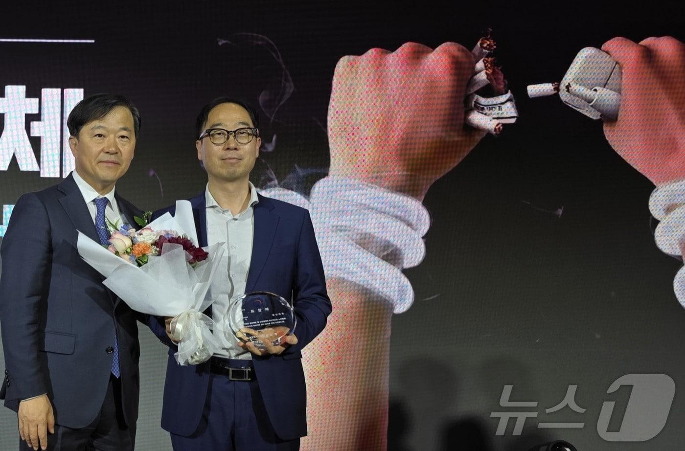 본문 이미지 - 경북도는 31일 ‘2025년 지역사회 금연사업 관리 우수기관’으로 선정돼 2년 연속 보건복지부 장관표창을 받았다./뉴스1