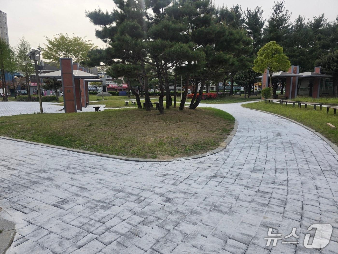 본문 이미지 -  음성 설성공원 투수블록(음성군 제공. 재판매 및 DB금지)