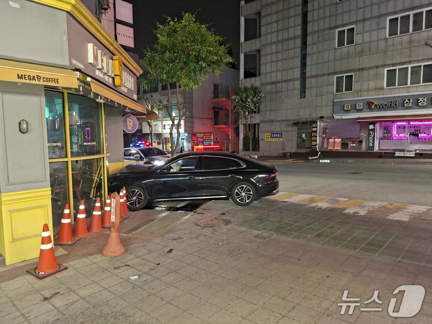본문 이미지 - 공주 신관동 음주운전 교통사고 현장. (충남경찰청 제공 , 재판매 및 DB금지) / 뉴스1