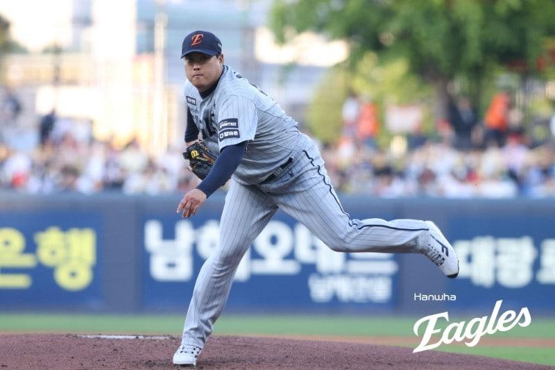 본문 이미지 - 한화 이글스 투수 류현진이 6일 열린 KBO리그 광주 KIA 타이거즈전에서 6이닝 8탈삼진 1실점 호투를 펼쳐 팀 승리를 이끌었다. (한화 이글스 제공)
