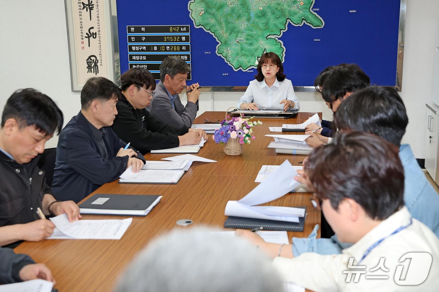 본문 이미지 - 괴산군 재해복구사업 추진상황 점검 회의.(괴산군 제공. 재판매 및 DB금지)/뉴스1