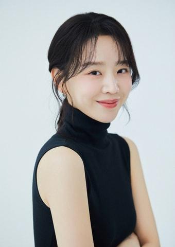 본문 이미지 - 굿네이버스는 배우 신혜선이 tvN 예능 '유 퀴즈 온 더 블럭' 방송에서 받은 상금을 기부했다고 7일 밝혔다. 사진은 신혜선 프로필 사진. (제공=시선 엔터테인먼트)