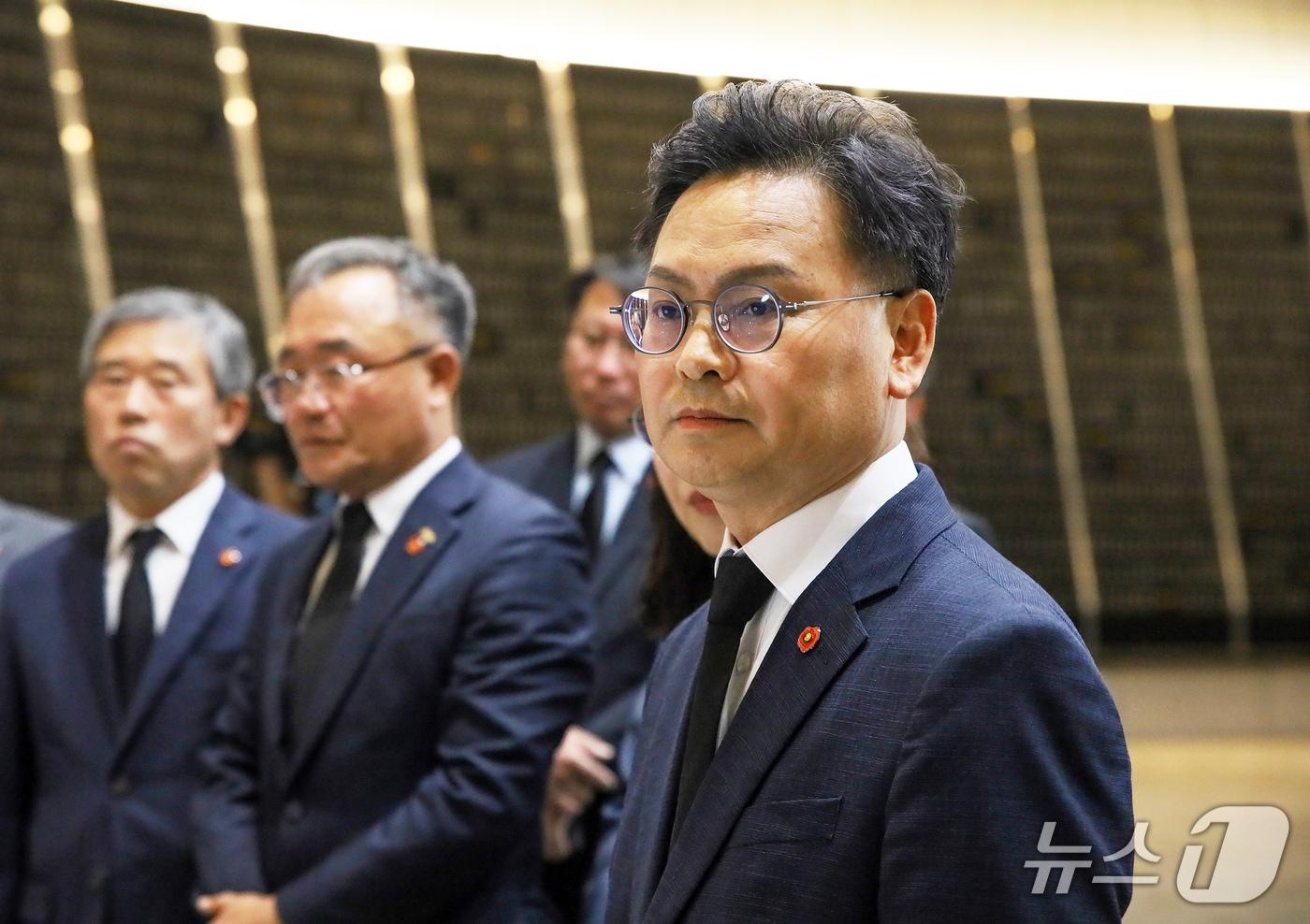 본문 이미지 - 제주4·3평화공원을 방문한 김성범 더불어민주당 서귀포시 국회의원 예비후보.2026.5.7./뉴스1