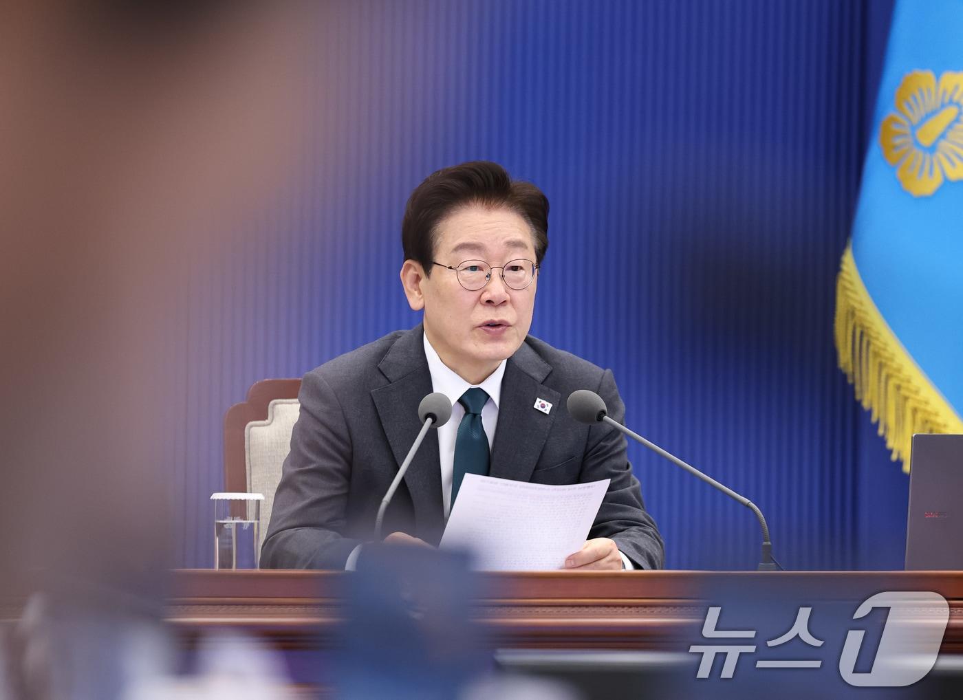 본문 이미지 - 이재명 대통령이 7일 청와대에서 열린 수석보좌관회의에서 발언을 하고 있다. 2026.5.7 ⓒ 뉴스1 허경 기자
