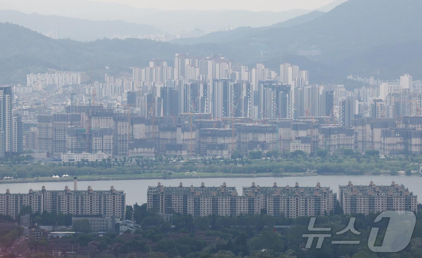 본문 이미지 - 서울 시내 아파트 단지의 모습. 2026.5.7 ⓒ 뉴스1 이종수 인턴기자