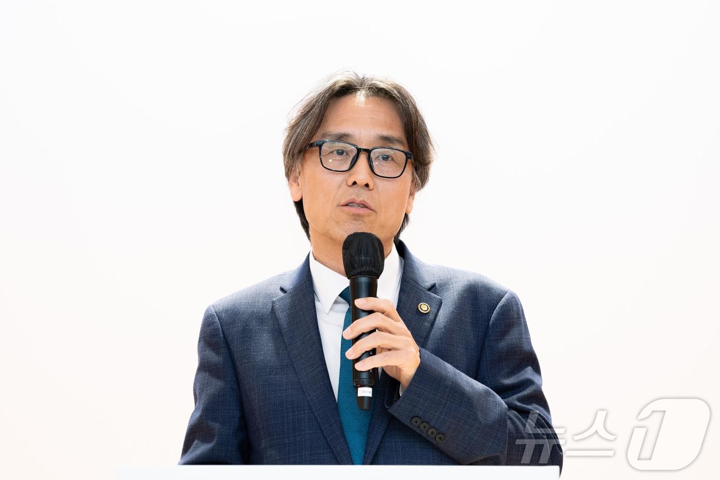 본문 이미지 - 금한승 기후에너지환경부 1차관이 경기도 이천시 SK하이닉스에서 열린 '양양 남대천 수생태계 연속성 회복을 위한 협약식'에서 인사말을 하고 있다. (기후에너지환경부 제공. 재판매 및 DB 금지) 2026.5.7 ⓒ 뉴스1