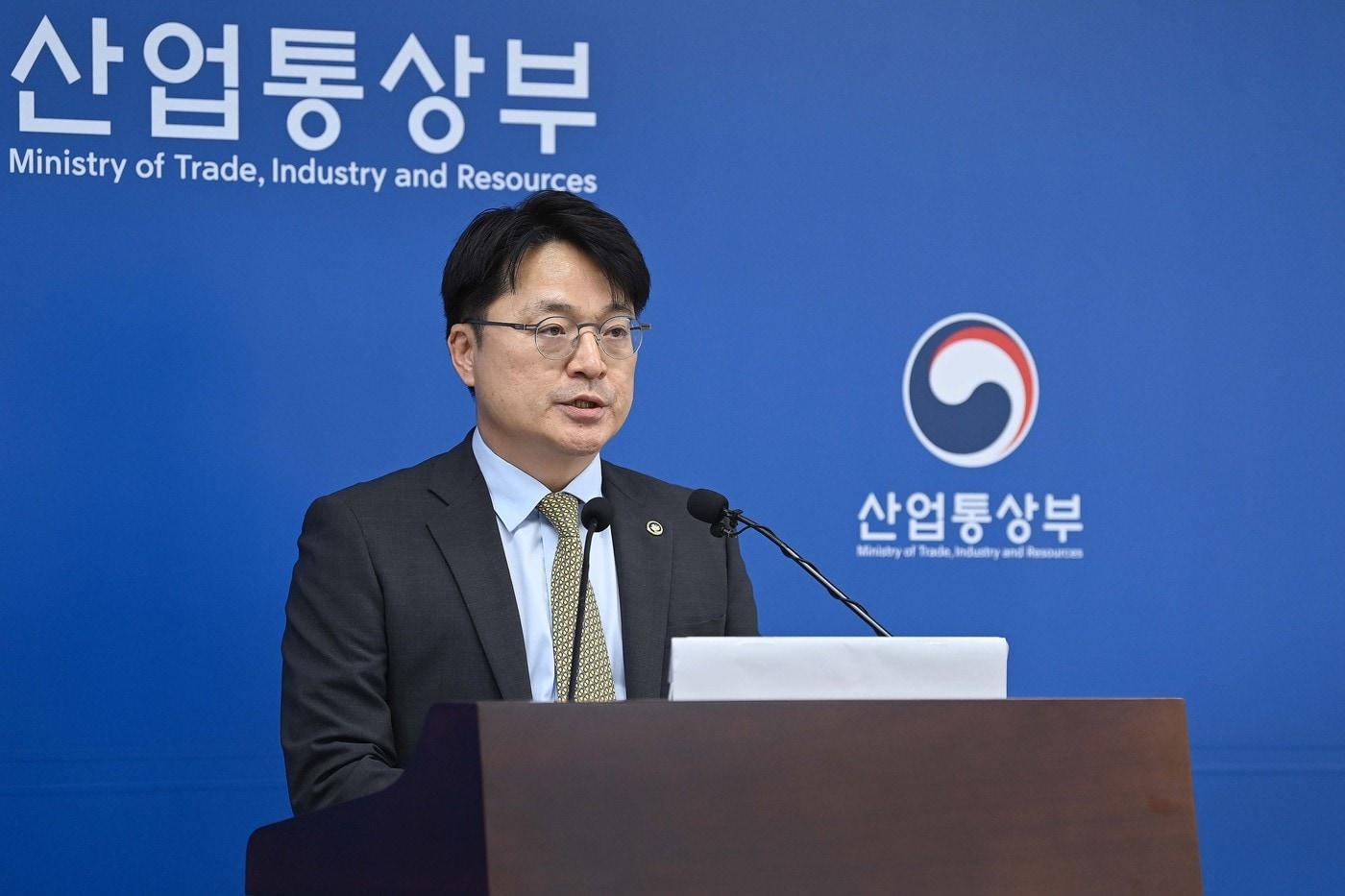 본문 이미지 - 문신학 산업통상부 차관이 7일 정부세종청사 산업부 기자실에서 석유최고가격 5차 지정과 관련해 브리핑을 하고 있다.(산업통상부 제공. 재판매 및 DB금지) 2026.5.7/뉴스1
