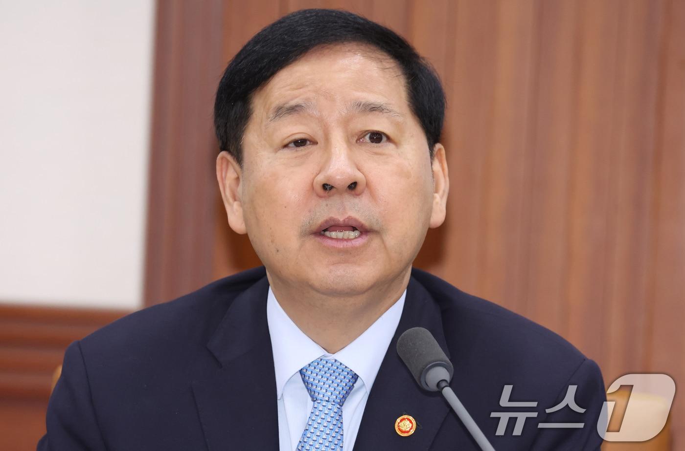 본문 이미지 - 구윤철 경제부총리 겸 재정경제부 장관이 8일 오전 서울 종로구 세종대로 정부서울청사에서 열린 비상경제본부회의 겸 경제·부동산관계장관회의에서 모두 발언을 하고 있다. 2026.5.8 ⓒ 뉴스1 김명섭 기자