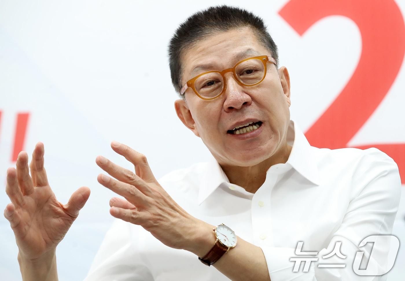 본문 이미지 - 박형준 국민의힘 부산시장 후보가 8일 부산 부산진구 선거사무소에서 뉴스1과 인터뷰를 하고 있다. ⓒ 뉴스1 윤일지 기자