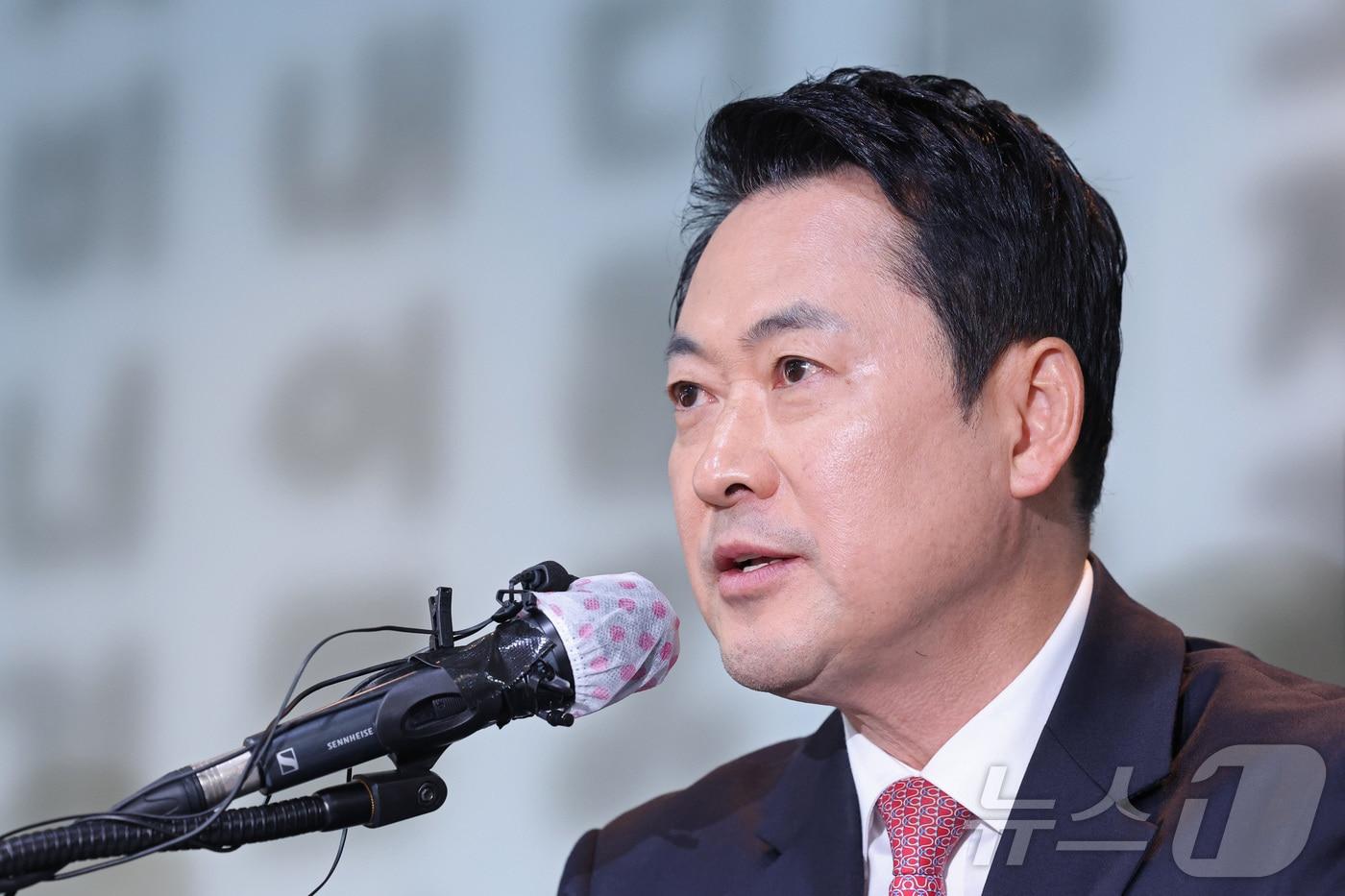본문 이미지 - 장동혁 국민의힘 대표가 8일 서울 중구 한국프레스센터에서 열린 서울외신기자클럽 초청 외신기자 간담회에서 모두발언하고 있다. 2026.5.8 ⓒ 뉴스1 국회사진기자단