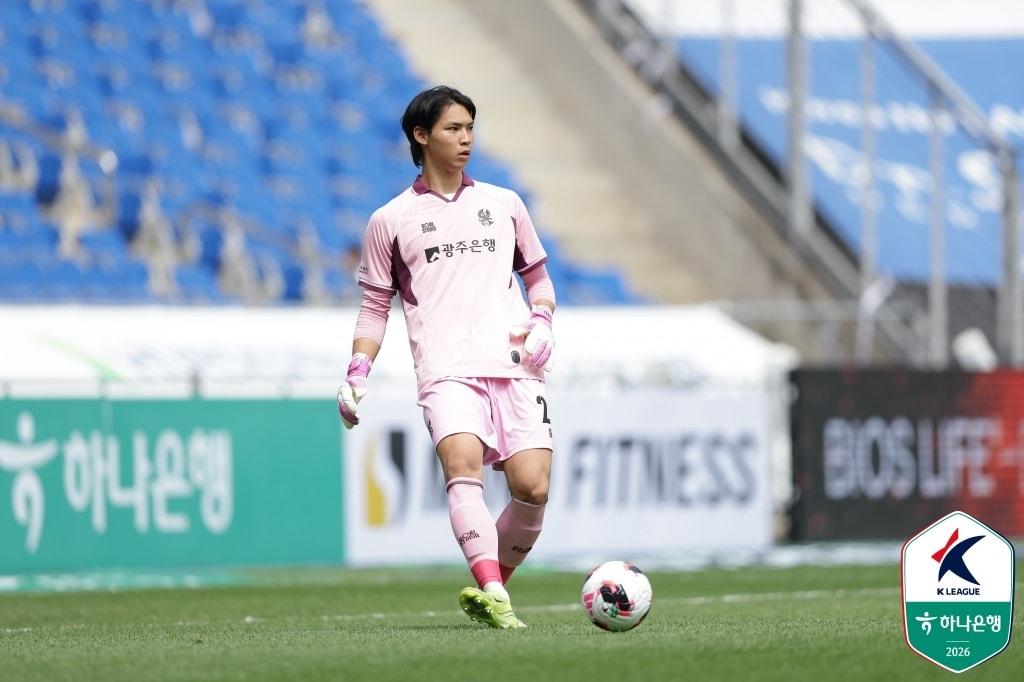 본문 이미지 - 2경기 출장 정지 징계를 받은 광주FC 골키퍼 노희동. (한국프로축구연맹 제공)