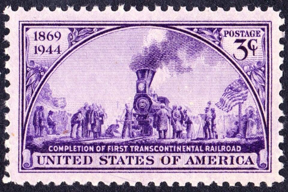 본문 이미지 - 1944년에 발행된 대륙횡단철도 기념 우표 (U.S. Post Office (Hi-res scan of postage stamp by Gwillhickers), 1944, Public domain, via Wikimedia Commons)