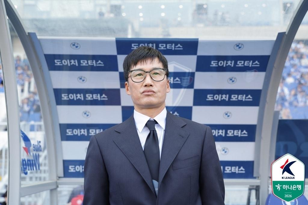 본문 이미지 -  이정효 수원 감독(한국프로축구연맹 제공)
