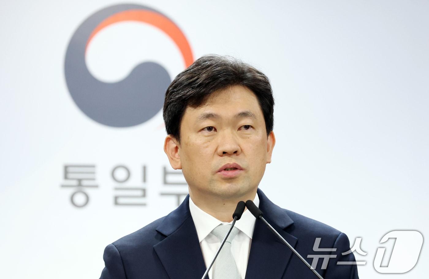 본문 이미지 - 윤민호 통일부 대변인이 1일 서울 종로구 세종대로 정부서울청사에서 정례브리핑을 하고 있다. 2026.6.1 ⓒ 뉴스1 김명섭 기자