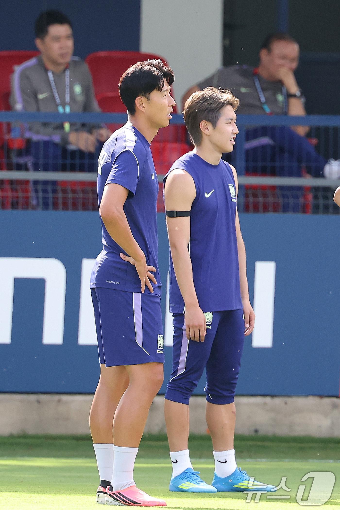본문 이미지 - 2026 북중미 월드컵에 출전하는 대한민국 축구 국가대표팀 손흥민과 이강인이 10일(현지시간) 멕시코 과달라하라 인근 사포판에 위치한 치바스 바예 베르데에서 훈련을 하고 있다. 2026.6.11 ⓒ 뉴스1 임세영 기자