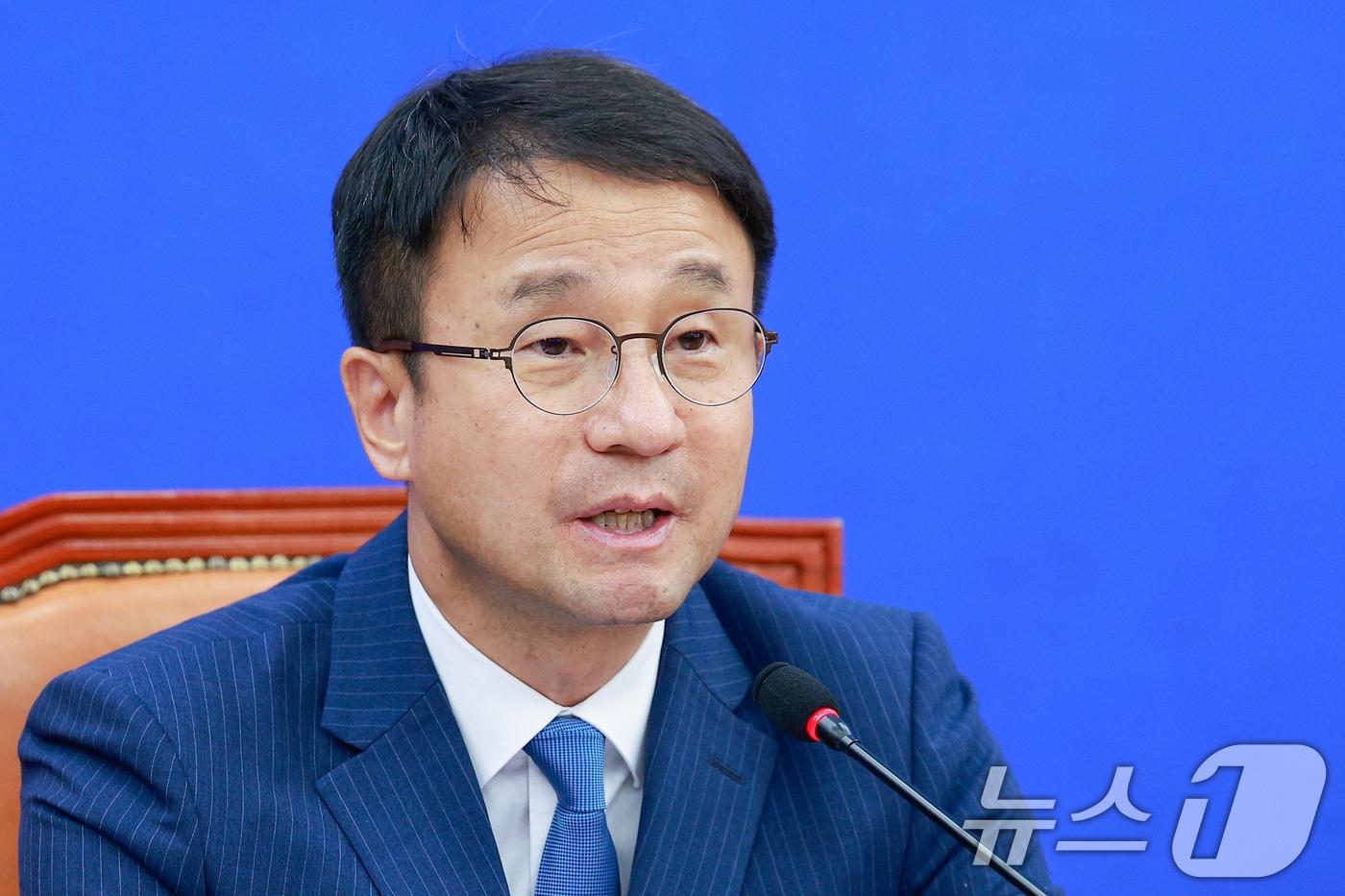 본문 이미지 - 한병도 더불어민주당 원내대표가 11일 오전 서울 여의도 국회에서 열린 정책조정회의에 참석해 모두 발언을 하고 있다. 2026.6.11 ⓒ 뉴스1 안은나 기자