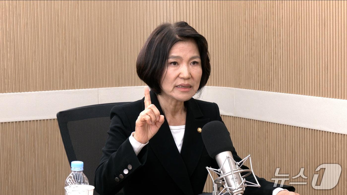 본문 이미지 - 뉴스1TV '팩트앤뷰'에 출연한 이진숙 국민의힘 의원. 2026.6.11. /뉴스1