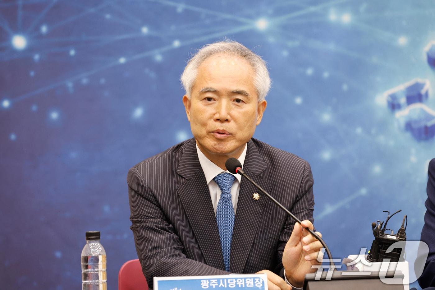 본문 이미지 - 양부남 더불어민주당 광주시당위원장이 12일 오전 광주시 김대중컨벤션센터에서 열린 민주당 전남광주현장 최고위원회의에서 인사말을 하고 있다 2026.6.12 ⓒ 뉴스1 김태성 기자
