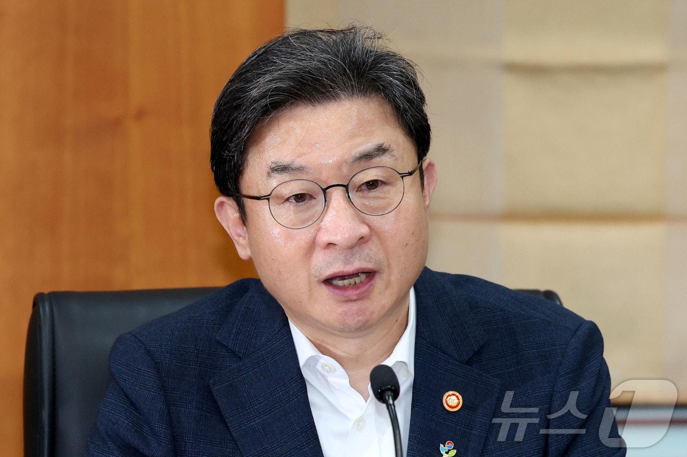 본문 이미지 - 이억원 금융위원장이 지난 12일 오후 서울 여의도 금융투자협회에서 열린 국민참여형 국민성장펀드 운용사 간담회에서 발언하고 있다. 2026.6.14 ⓒ 뉴스1 이광호 기자