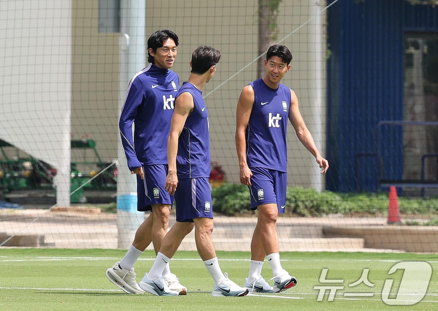본문 이미지 - 한국 축구 국가대표팀 주장 손흥민이 12일(현지시간)멕시코 과달라하라 인근 사포판의 치바스 바예 베르데에서 회복 훈련을 하고 있다. 2026.6.13 ⓒ 뉴스1 박지혜 기자