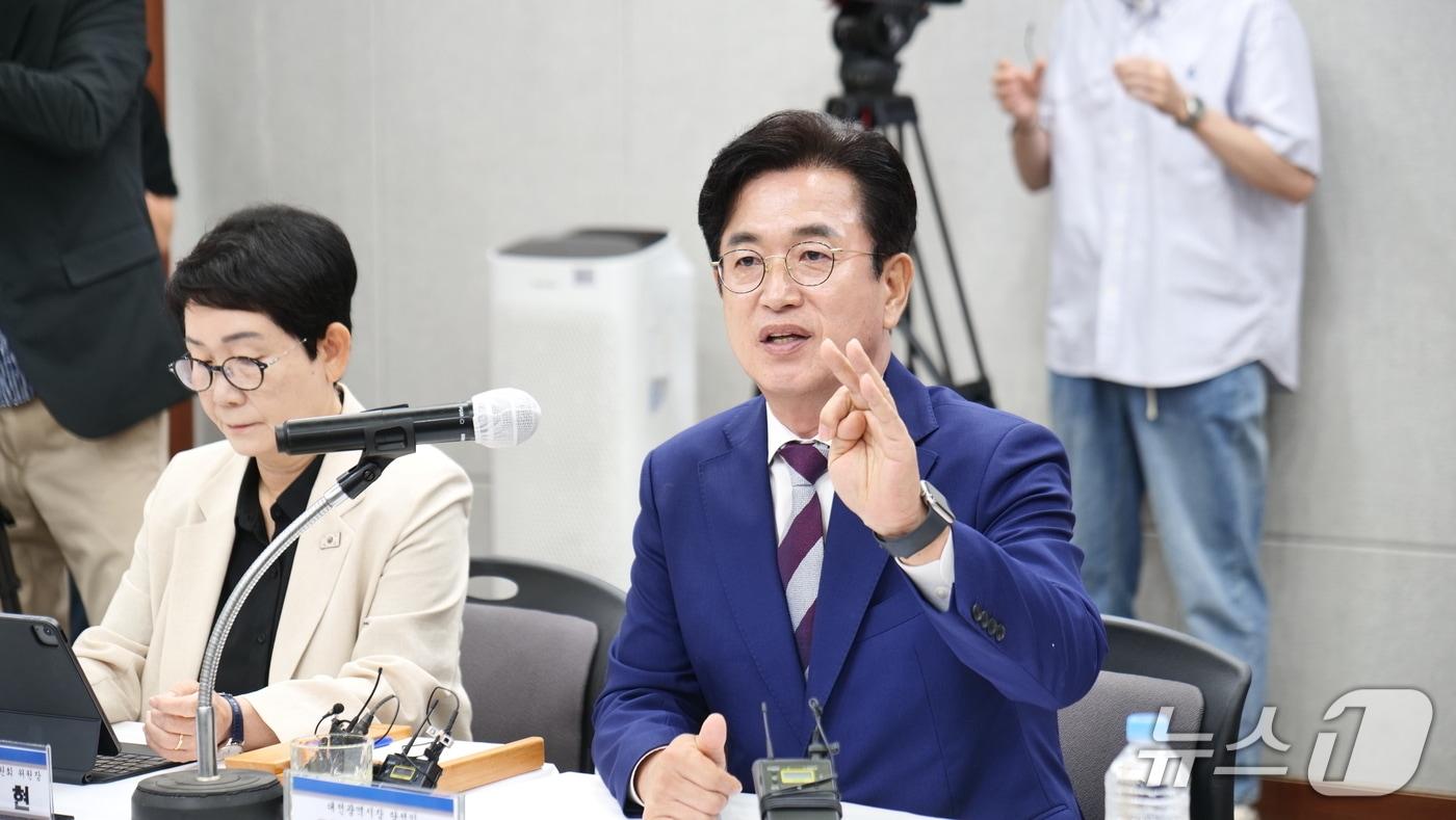 본문 이미지 - 허태정 대전시장 당선인이 17일부터 민생, 소통 프로젝트 '시민의 광장'을 벌인다. (인수위 제공) / 뉴스1