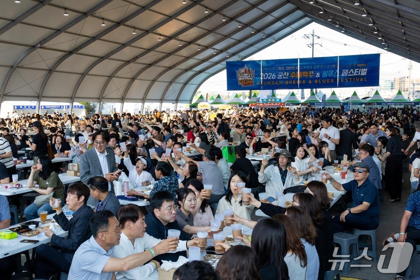 본문 이미지 - 군산 수제맥주&블루스 페스티벌이 12일부터 14일까지 3일간의 일정을 마치고 성황리에 막을 내렸다.(군산시 제공, 재판매 및 DB금지)