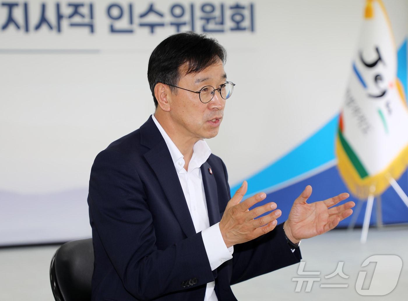 본문 이미지 - 뉴스1 제주본부와 인터뷰하는 위성곤 제주특별자치도지사 당선인. ⓒ 뉴스1 오미란 기자