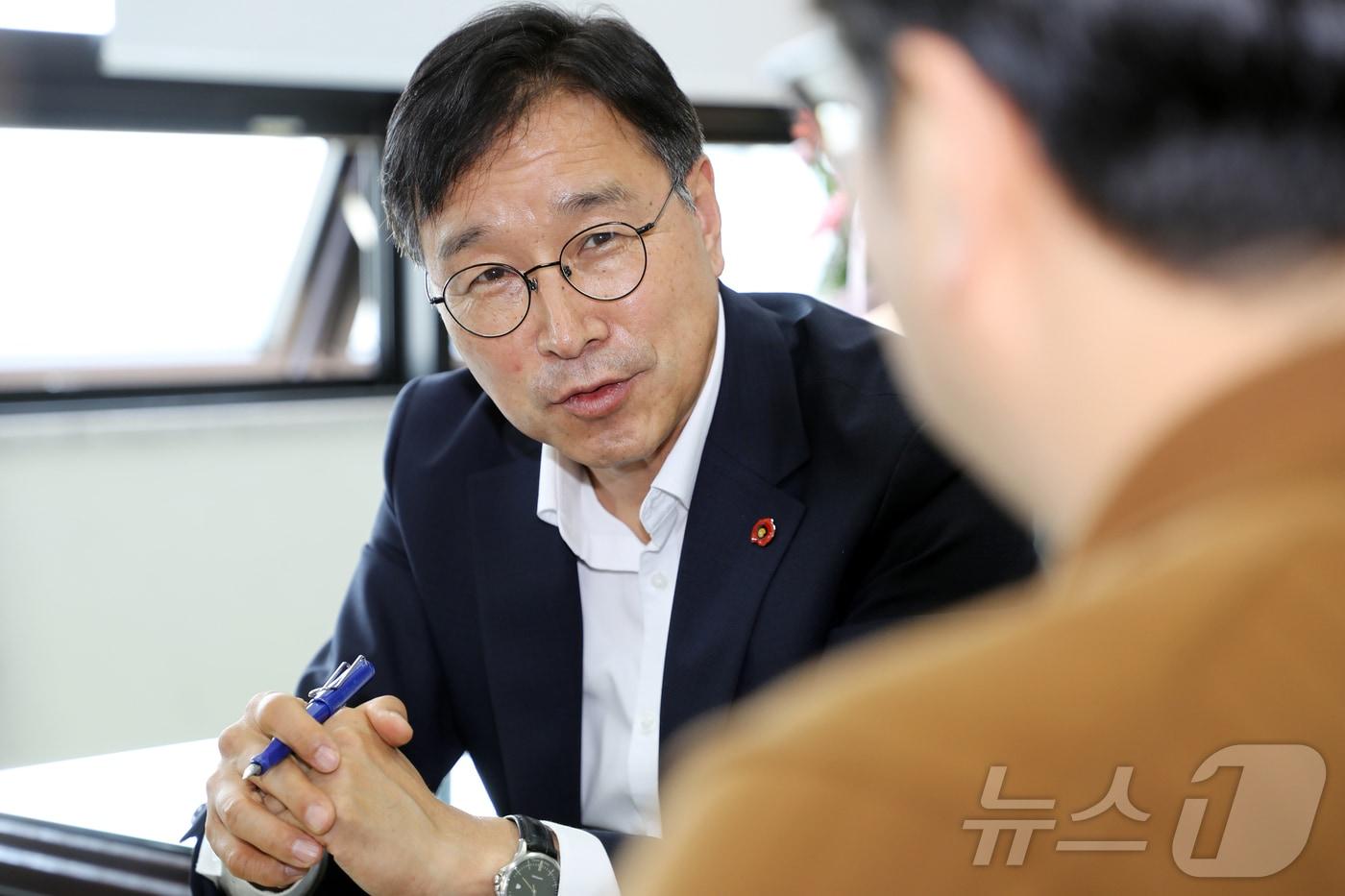 본문 이미지 - 뉴위성곤 제주도지사 당선인. 2026.6.15 ⓒ 뉴스1 오미란 기자