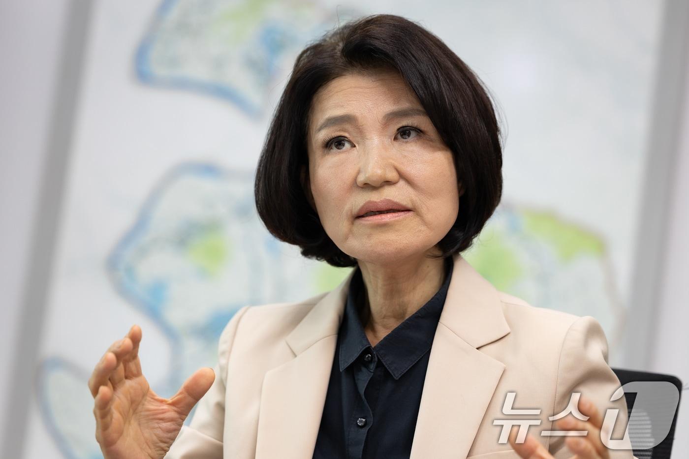 본문 이미지 - 이진숙 국민의힘 의원이 15일 서울 여의도 국회 의원회관에서 뉴스1과 인터뷰하고 있다. ⓒ 뉴스1 유승관 기자