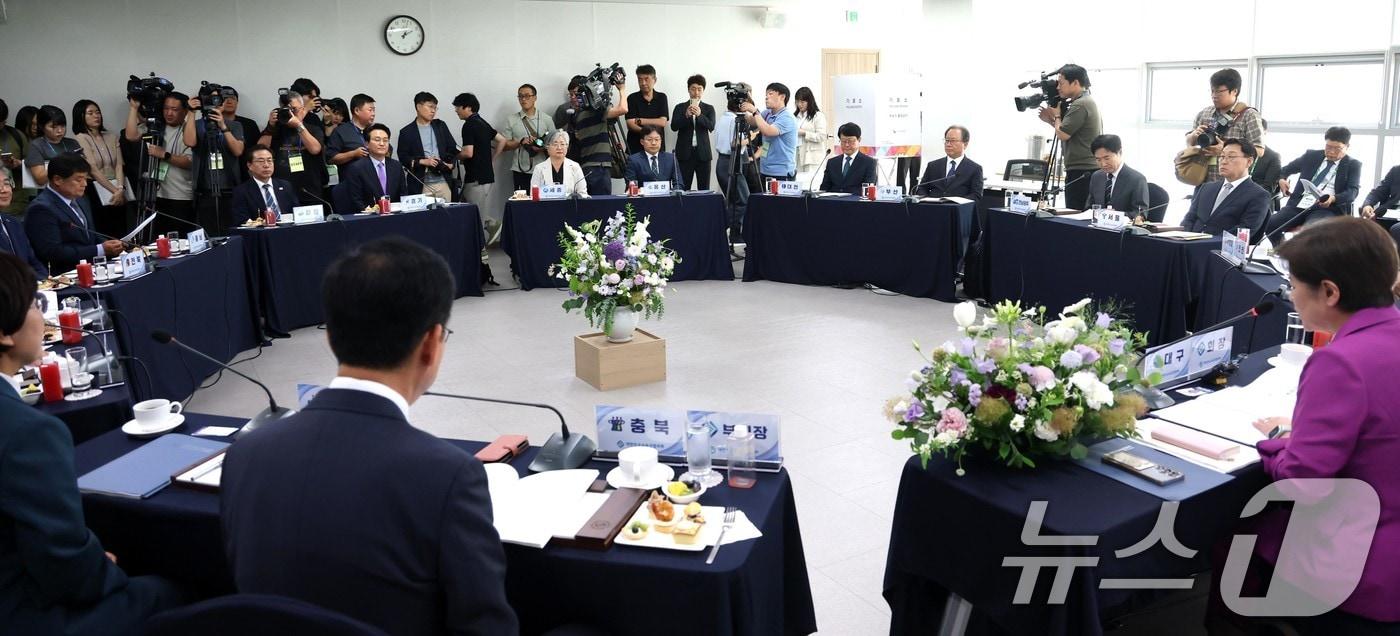 본문 이미지 - 15일 오후 세종시 대한민국시도교육감협의회 대회의실에서 '제9회 전국동시지방선거 교육감 당선인 간담회'가 열리고 있다. (서울시교육청 제공. 재판매 및 DB금지) 2026.6.15 ⓒ 뉴스1