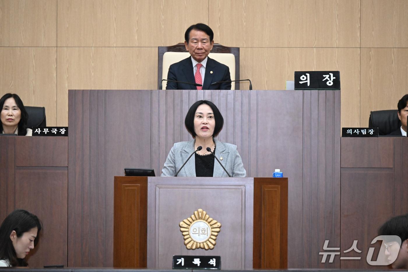 본문 이미지 - 노미경 울주군의원이 15일 울주군의회 임시회 본회의에서 5분 자유 발언을 하고 있다. (울주군의회 제공. 재판매 및 DB 금지) /뉴스1