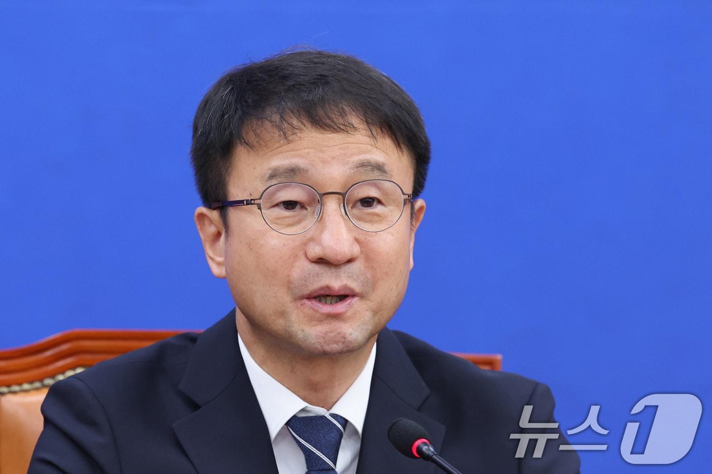 본문 이미지 - 한병도 더불어민주당 원내대표가 16일 서울 여의도 국회에서 열린 원내대책회의에서 발언하고 있다. 2026.6.16 ⓒ 뉴스1 신웅수 기자
