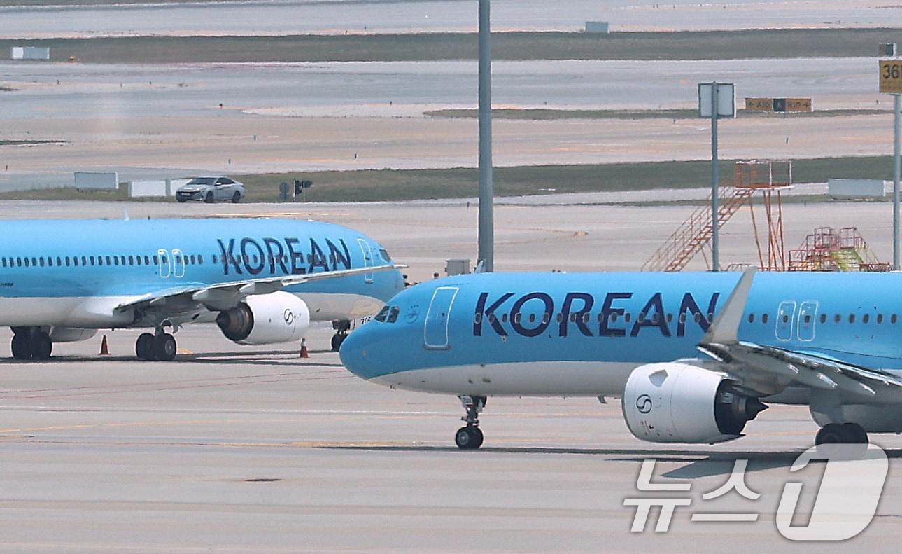본문 이미지 - 인천국제공항 대한항공 여객기 모습. 2026.6.16 ⓒ 뉴스1 구윤성 기자