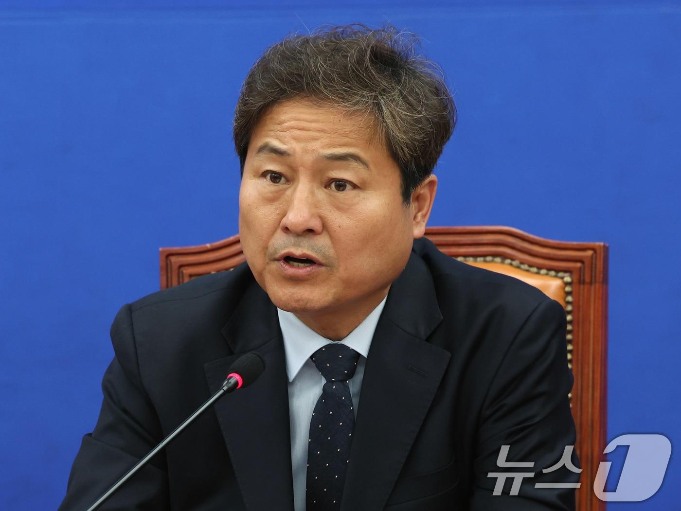 본문 이미지 - 김영배 더불어민주당 선거제도 개혁 TF 부단장이 16일 오후 서울 여의도 국회에서 열린 '국민참정권 수호를 위한 선거제도 개혁 TF 2차 회의'에서 모두발언을 하고 있다. 2026.6.16 ⓒ 뉴스1 황기선 기자