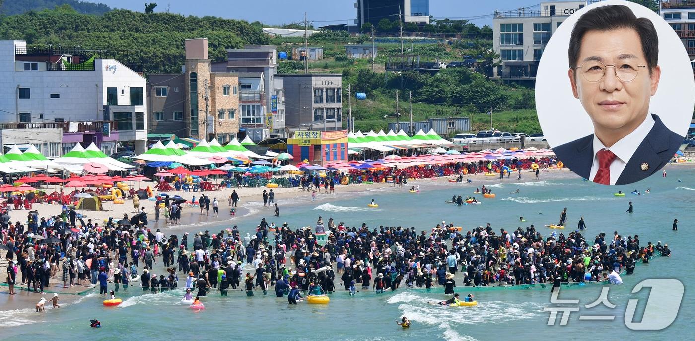 본문 이미지 -  17일 경북 포항시 남구 구룡포시장과 주변 상권이 중소벤처기업부의 지역 상권육성 사업 중 로컬테마 상권 공모에 선정돼 40억 원의 사업비를 받게 됐다. 사진은 구룡포해수욕장에서 열린 오징어맨손잡기 체험 모습. 타원 사진은 이상휘 국민의힘 의원.(뉴스1 자료, 재판매 및 DB금지) 2026.6.17/뉴스1 최창호 기자 