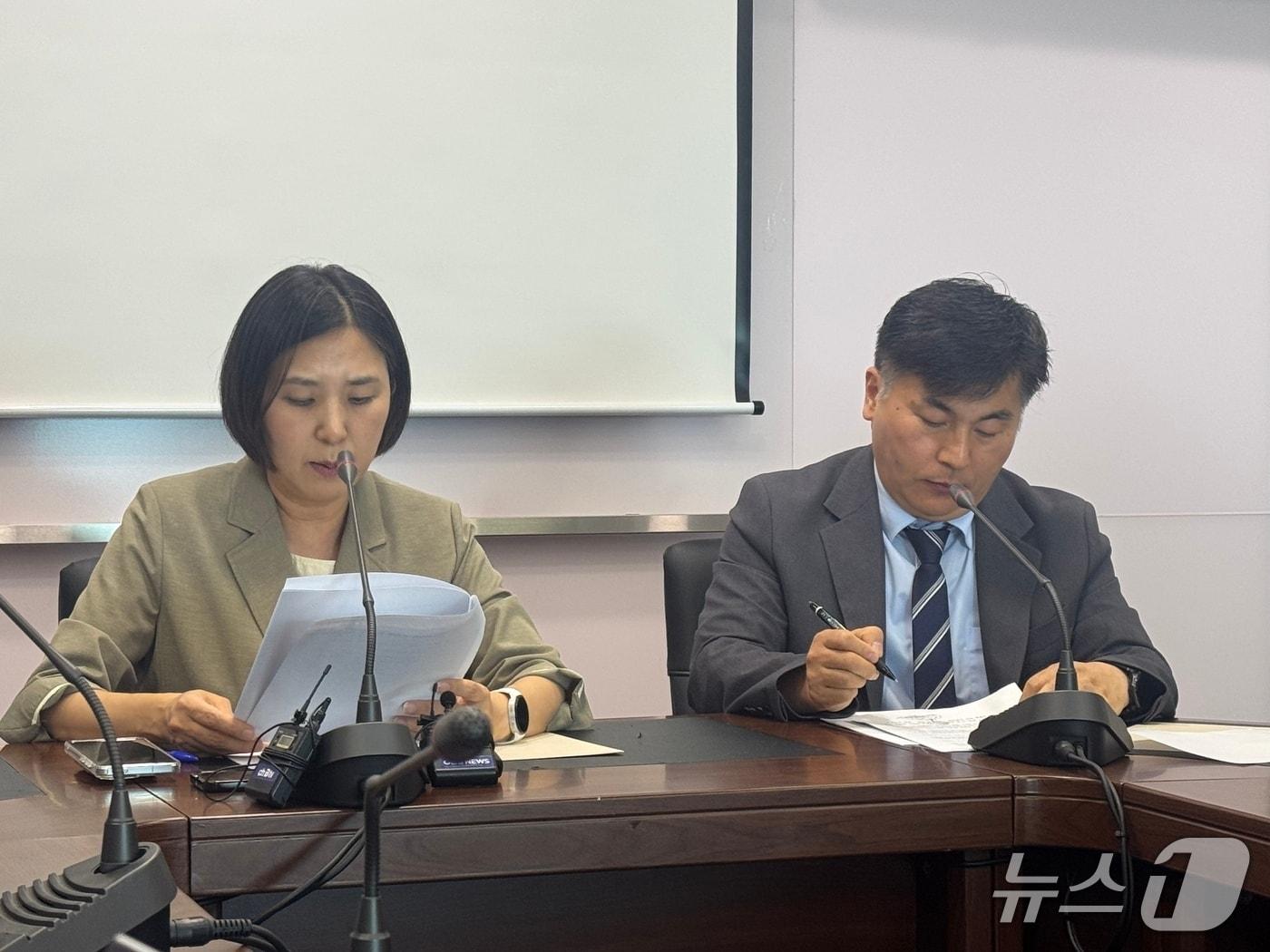 본문 이미지 - 남영희 민선9기 인천시장직 당선인 인수위원회 대변인이 17일 인천경제자유구역청에서 열린 기자회견에서 발언하고 있다.2026.6.18/뉴스1