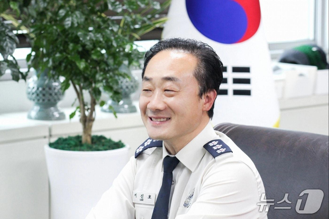본문 이미지 - 이진호 부산소방재난본부장 취임. (부산소방재난본부 제공. 재판매 및 DB금지)