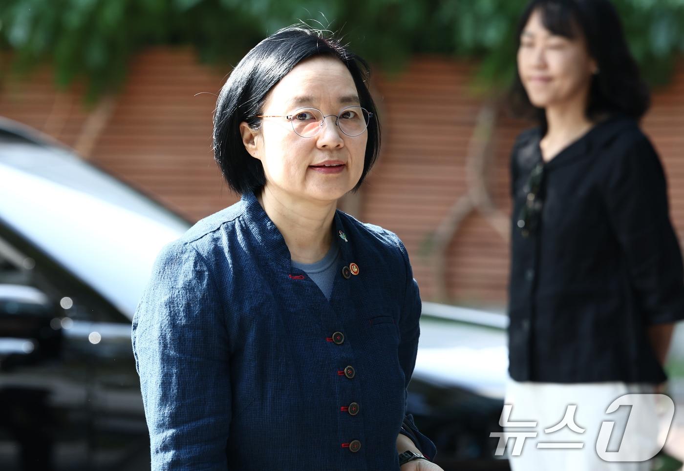 본문 이미지 - 한성숙 국무총리 후보자가 18일 오전 서울 종로구 금융감독원 연수원에 마련된 인사청문회 준비 사무실로 들어가고 있다. 2026.6.18 ⓒ 뉴스1 김민지 기자