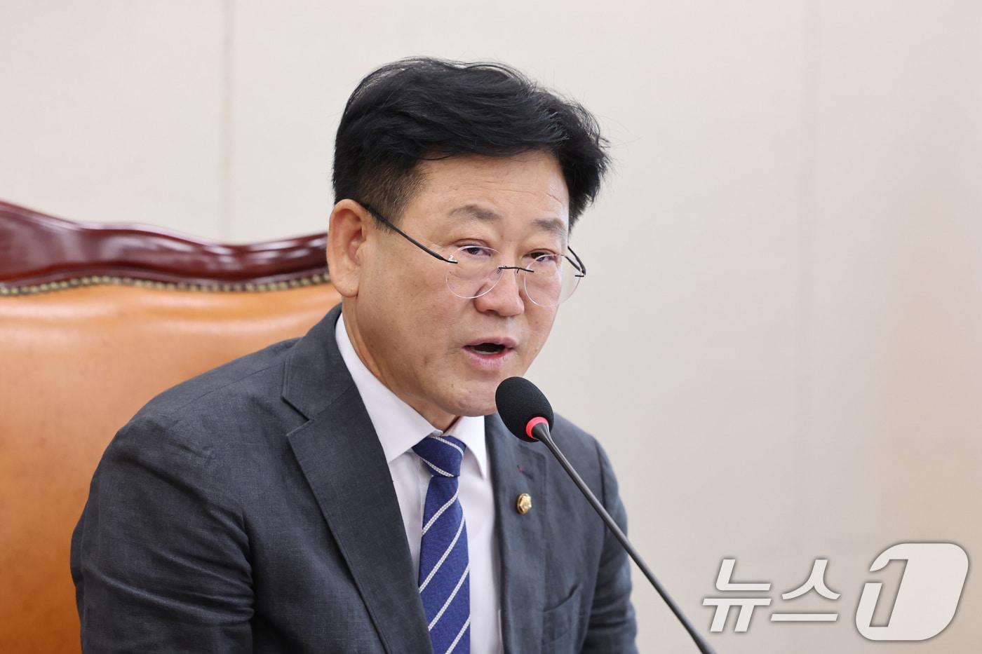 본문 이미지 - 김정호 위원장이 18일 서울 여의도 국회에서 열린 기후위기 특별위원회 전체회의에서 발언하고 있다. 2026.6.18 ⓒ 뉴스1 신웅수 기자