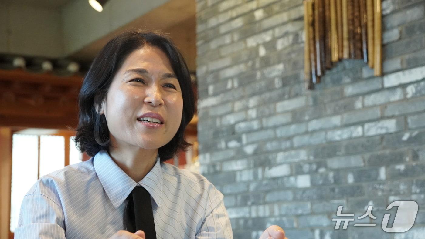 본문 이미지 - 정명희 부산 북구청장 당선인이 지난 17일 북구 화명동의 한 카페에서 뉴스1과 인터뷰를 하고 있다. 2026.6.18 ⓒ 뉴스1 이주현 기자