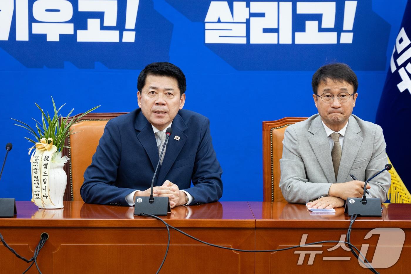 본문 이미지 - 김준형 조국혁신당 신임 원내대표가 19일 서울 여의도 국회에서 한병도 더불어민주당 원내대표를 예방, 인사말을 하고 있다. 2026.6.19 ⓒ 뉴스1 유승관 기자