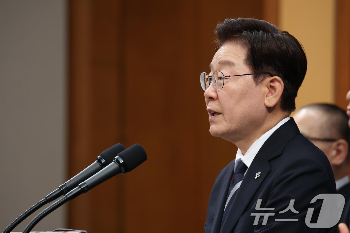 본문 이미지 - 이재명 대통령이 19일 청와대 춘추관에서 유럽·G7 순방 결과를 브리핑하고 있다. 2026.6.19 ⓒ 뉴스1 이재명 기자